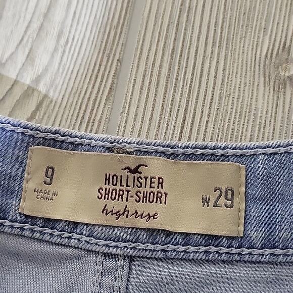 Hollister Short-Short, High Rise Denim Lightwash Jean Shorts, Size 9 - Picture 3 of 8